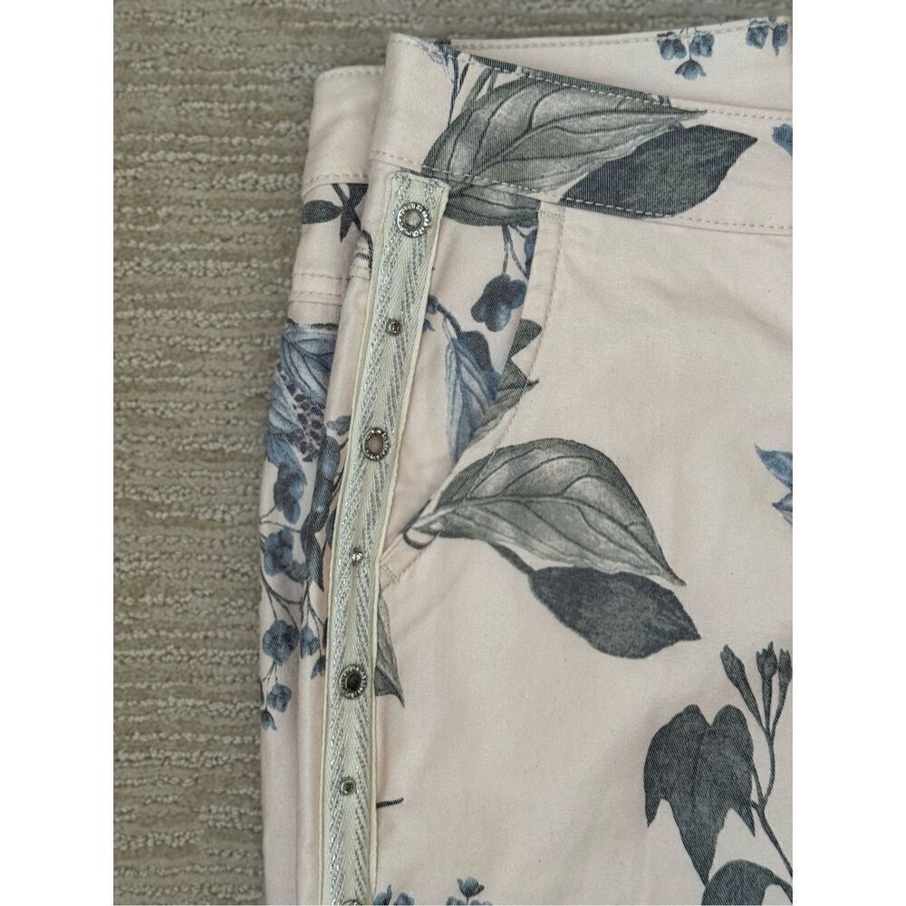 Frank Lyman Design Collection Embellished Blue Floral Print Jeans, Size M, NWT - Picture 3 of 8